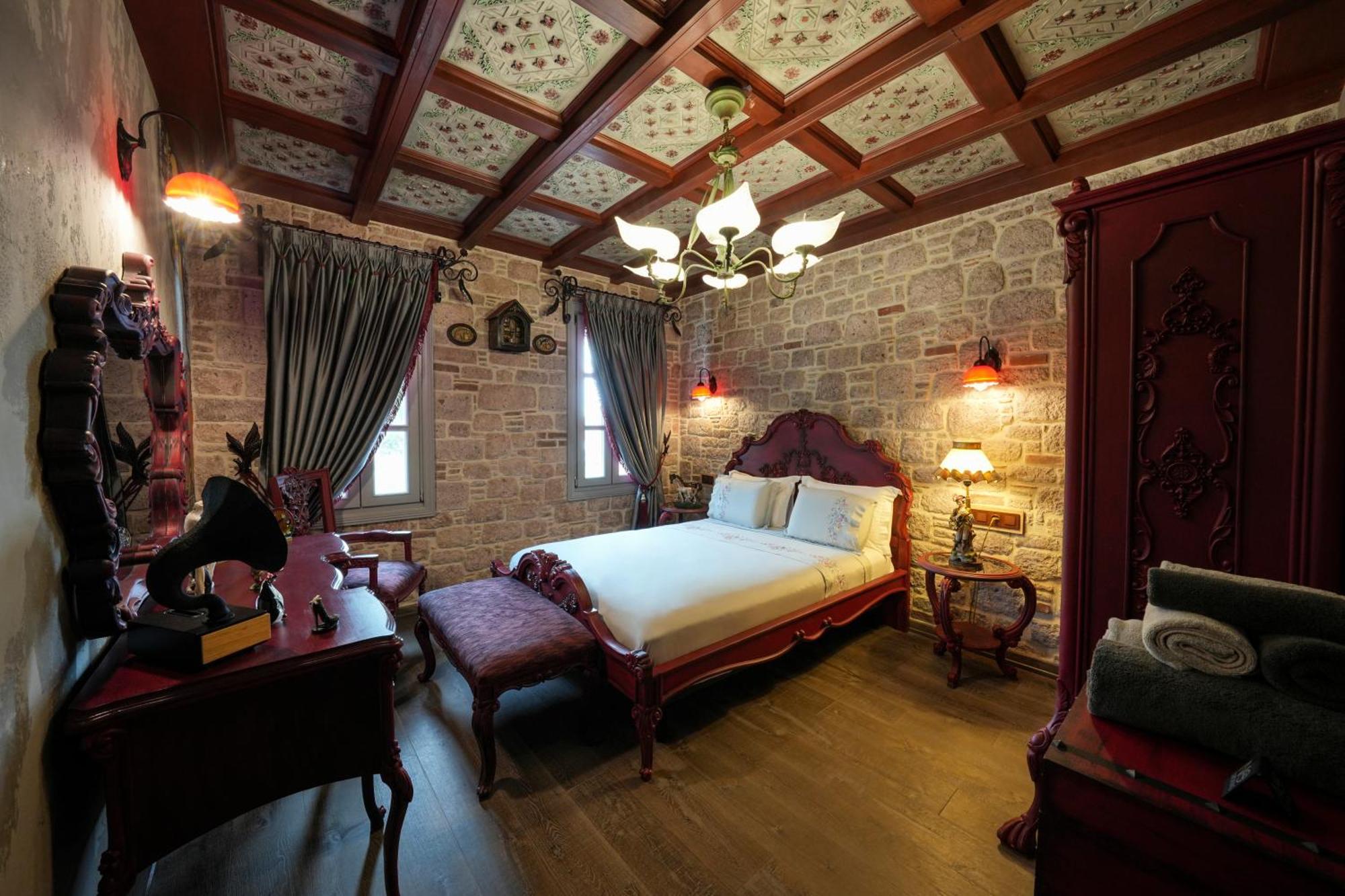 Naz Su Cunda Hotel Bagian luar foto