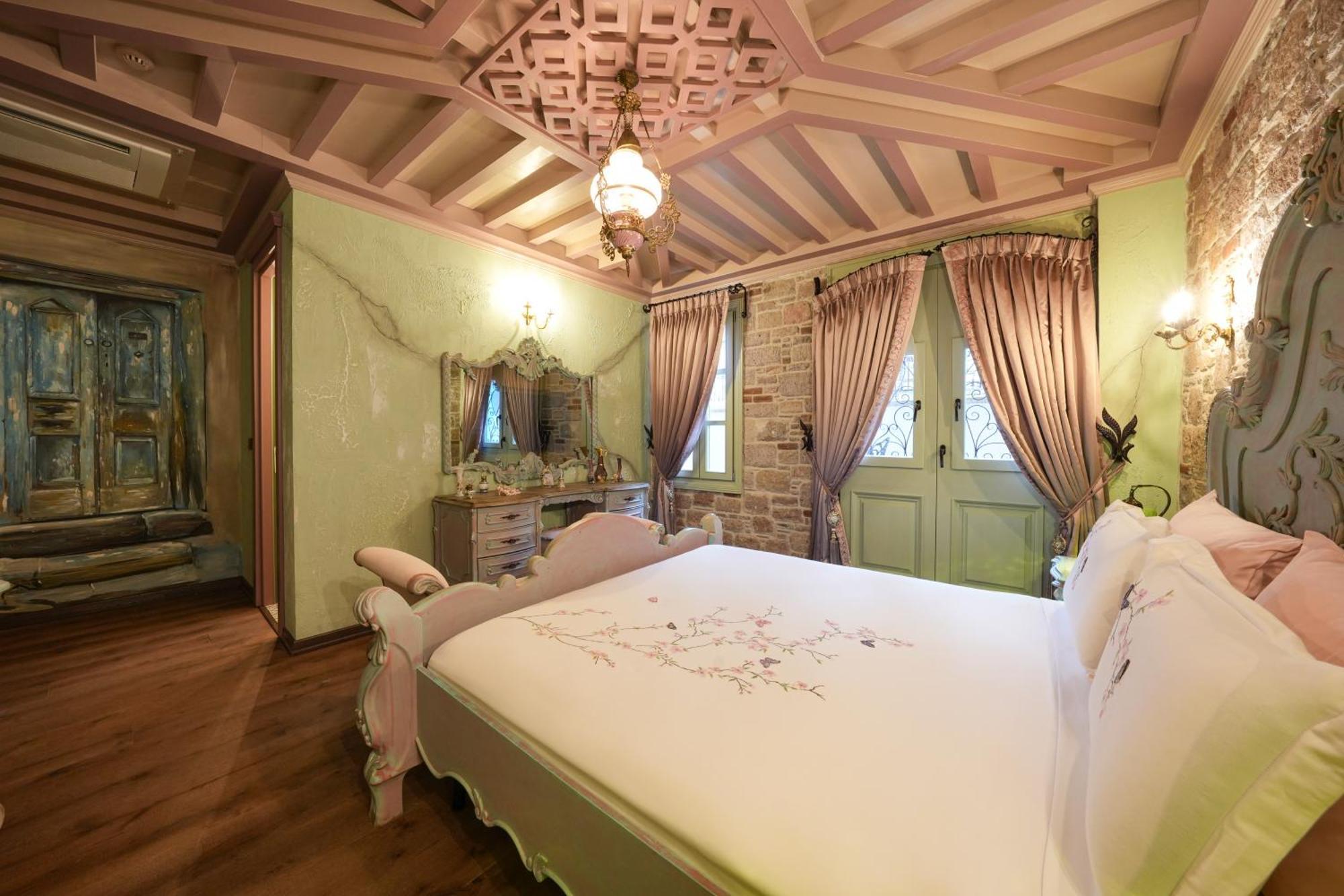 Naz Su Cunda Hotel Bagian luar foto